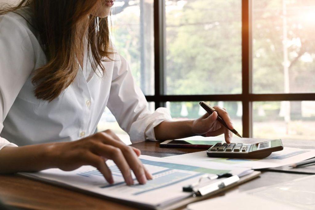 Controle de gastos empresariais